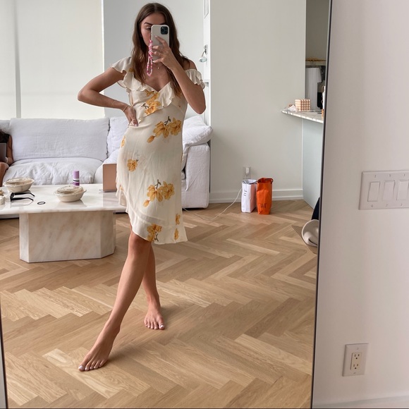 Reformation Dresses & Skirts - Floral Reformation Dress